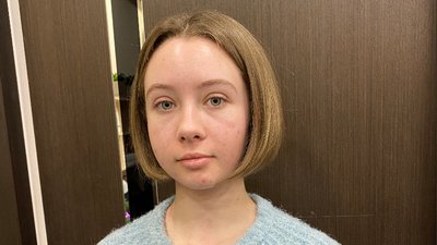 обрізала волосся