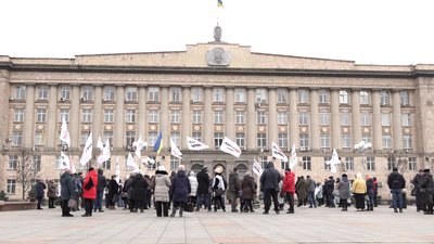 Проти локдауну: у Черкасах підприємці провели попереджувальну акцію Проти локдауну: у Черкасах підприємці провели попереджувальну акцію