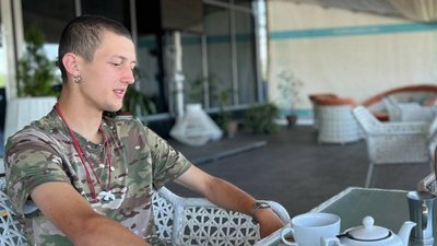 Понад 500 км пішки: волонтер дійшов з Києва до Запоріжжя, щоб зібрати мільйон гривень