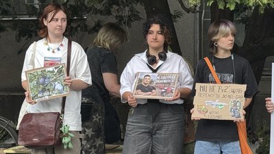 В Ужгороді шостий день триває акція на підтримку ексміністра оборони Михайла Федорова В Ужгороді шостий день триває акція на підтримку ексміністра оборони Михайла Федорова