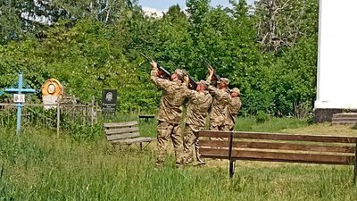 Прощання з Сергієм Петровським на кладовищі у рідному селі