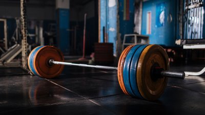Спорт — яка від нього користь, що таке рухова активність та як обрати тренера. Розповідає майстер спорту з паверліфтингу