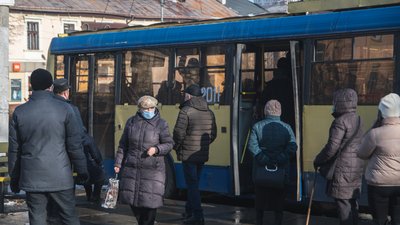 У Чернівцях відновили рух тролейбусів вночі, щоб у морози не промерзали електролінії