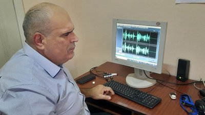 Аудіозібрання Анатолія і Дар'ї Сассів презентували у сумській бібліотеці Аудіозібрання Анатолія і Дар'ї Сассів презентували у сумській бібліотеці