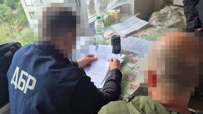 Чотирьом киянам повідомили про підозру за переправлення чоловіків до Румунії