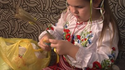 У Луцьку сім’я виготовила понад 100 дідухів до Різдва У Луцьку сім’я виготовила понад 100 дідухів до Різдва