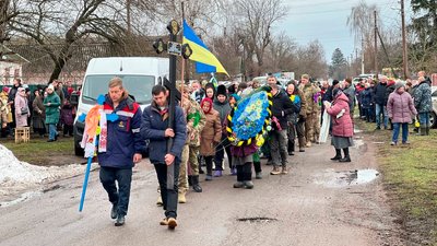 На Чернігівщині поховали солдата Сергія Галку, який загинув на Донеччині На Чернігівщині поховали солдата Сергія Галку, який загинув на Донеччині