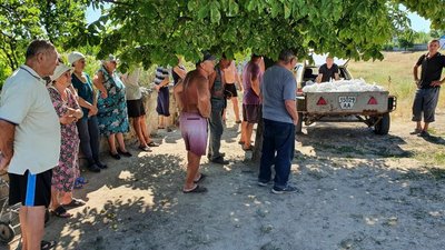 Під постійними обстрілами, але з вірою у перемогу: як живуть в Осокорівці на Херсонщині Під постійними обстрілами, але з вірою у перемогу: як живуть в Осокорівці на Херсонщині