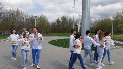 Вінницькі танцівники знімають мотиваційне відео на підтримку ЗСУ Вінницькі танцівники знімають мотиваційне відео на підтримку ЗСУ