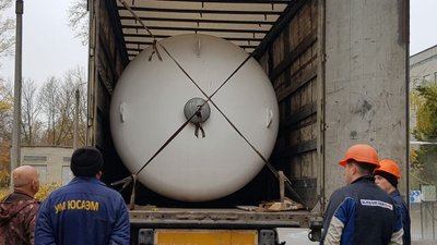 До харківської інфекційної лікарні доставили нову кисневу бочку До харківської інфекційної лікарні доставили нову кисневу бочку