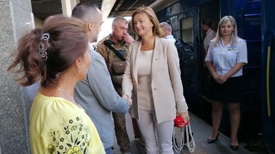 Очільниця МЗС Словенії Файон прибула в Київ і відвідала Ірпінь