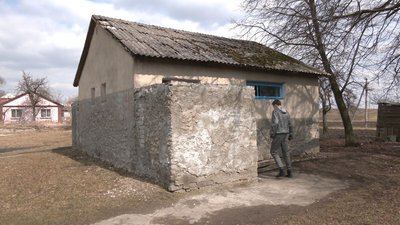 Сім років без нової школи: у селі на Волині школярі вчаться в "адаптованому" приміщенні Сім років без нової школи: у селі на Волині школярі вчаться в "адаптованому" приміщенні
