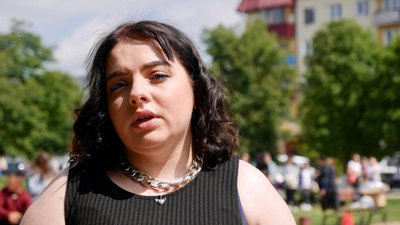 У містечку на Тернопільщині на площі виклали іграшки