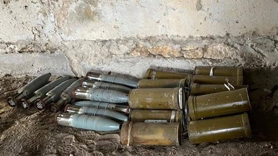 У звільнених районах Миколаївщини СБУ виявила сховки російських військових У звільнених районах Миколаївщини СБУ виявила сховки російських військових
