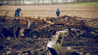 Піротехніки знешкодили ще 61 вибухонебезпечний предмет на Сумщині Піротехніки знешкодили ще 61 вибухонебезпечний предмет на Сумщині