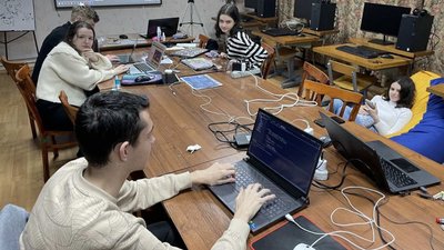 учні "Ліцею нових технологій навчання