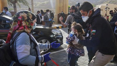 Комендантська година та їжа на виніс. Як впроваджували карантин вихідного дня країни світу Комендантська година та їжа на виніс. Як впроваджували карантин вихідного дня країни світу