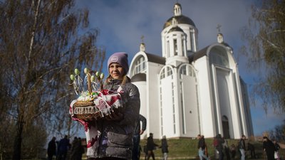 "Повертаємось до мирного життя": як святкують Великдень у Бучі. Фоторепортаж