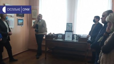 У лебединському музеї відкрилася виставка "Нові-старі скіфи" Сергія Гуцана У лебединському музеї відкрилася виставка "Нові-старі скіфи" Сергія Гуцана