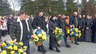 Рідні, друзі та побратими вшановують пам'ять Любомира Крупи в Тернополі Рідні, друзі та побратими вшановують пам'ять Любомира Крупи в Тернополі