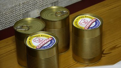 140 банок за чотири дні: житомирянка Олена Козак готує та передає військовим тушкованку 140 банок за чотири дні: житомирянка Олена Козак готує та передає військовим тушкованку