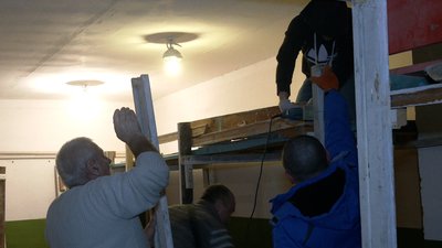 Власними силами: у Рівному розчищають підтоплене сховище Власними силами: у Рівному розчищають підтоплене сховище