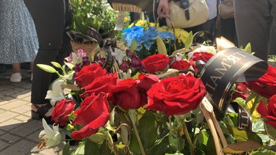 У Драгомирчанах попрощалися з бійцем, батьком трьох дітей Ігорем Антоняном У Драгомирчанах попрощалися з бійцем, батьком трьох дітей Ігорем Антоняном