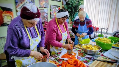 Волонтерки з Подільська