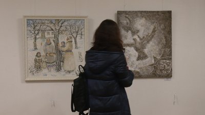 Картини, графіка та скульптури: різдвяна виставка працює в черкаському музеї Картини, графіка та скульптури: різдвяна виставка працює в черкаському музеї