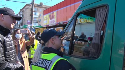 У Миколаєві розпочало діяти обмеження перевезення пасажирів у міському транспорті