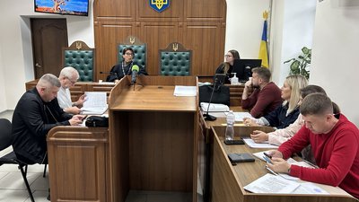 Катування жінки через ревнощі: у Кременчуці продовжили запобіжні заходи подружжю