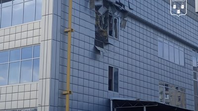 Наслідки удару по ТЦ в Сумах