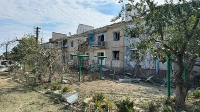 Армія РФ атакувала з дрона Дніпровський район Херсона: травмований чоловік