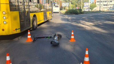 У Полтаві 17-річний хлопець тяжко травмувався під час падіння з електросамоката