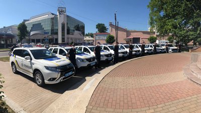 До Дня Нацполіції правоохоронці Полтавщини отримали 8 нових автівок