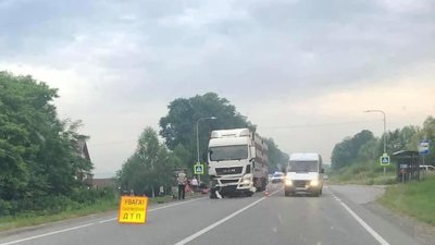 Біля Львова неповнолітній водій зіткнувся із вантажівкою: є загиблі та травмовані Біля Львова неповнолітній водій зіткнувся із вантажівкою: є загиблі та травмовані