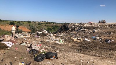 У Вітовському районі Миколаївщини горить сміттєзвалище У Вітовському районі Миколаївщини горить сміттєзвалище