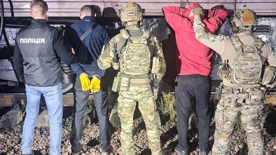 Продавали дизпальне Укрзалізниці підозрювані з Миколаївщини
