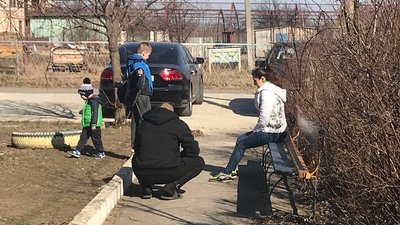"Ми жили в невідомості". З Миколаєва на Одещину евакуювали сім'ї людей з інвалідністю