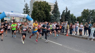 У пам’ять про загиблих: у Черкасах небайдужі "біжать за Героїв України" У пам’ять про загиблих: у Черкасах небайдужі "біжать за Героїв України"
