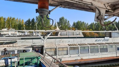 Раніше перевозили дачників і катали туристів, нині – у відстійнику. Яка доля херсонських суден Раніше перевозили дачників і катали туристів, нині – у відстійнику. Яка доля херсонських суден