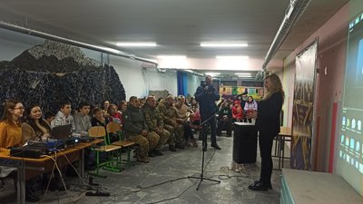 Діти та вчителі одного з ліцеїв Житомира зібрали 40 тисяч гривень та купили тепловізор для військових