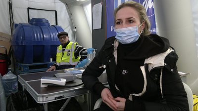 "Всіх пускаємо, окрім випивших": як працює пункт обігріву у центрі Рівного "Всіх пускаємо, окрім випивших": як працює пункт обігріву у центрі Рівного