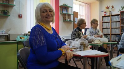 Найстаршій волонтерці – 93 роки. Як у терцентрі на Львівщині допомагають армії та переселенцям Найстаршій волонтерці – 93 роки. Як у терцентрі на Львівщині допомагають армії та переселенцям