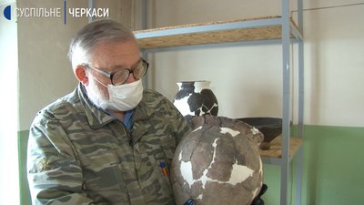 У Черкаському музеї реставрували старовинний посуд