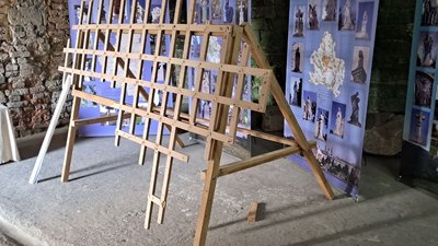 Обійняти всю Україну. Переселенці з Донеччини створили мапу України, яка увійшла до Книги рекордів України Обійняти всю Україну. Переселенці з Донеччини створили мапу України, яка увійшла до Книги рекордів України