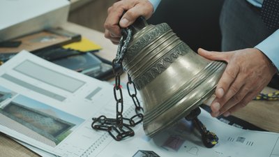 Меморіал, пам'ятник, дзвін