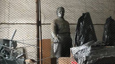 Пам’ятник Кірову у Кропивницькому демонтували 7 років тому. Як це було і де він зараз Пам’ятник Кірову у Кропивницькому демонтували 7 років тому. Як це було і де він зараз