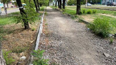 На часі чи ні. У Миколаєві дооблаштовують тротуар в Інгульському районі На часі чи ні. У Миколаєві дооблаштовують тротуар в Інгульському районі