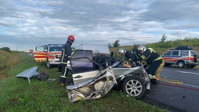 Біля Рівного легковик розбився об вантажівку, водій загинув